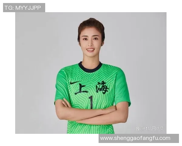 中国女足球星高清图片合集 展现巾帼英雄风采与赛场英姿
