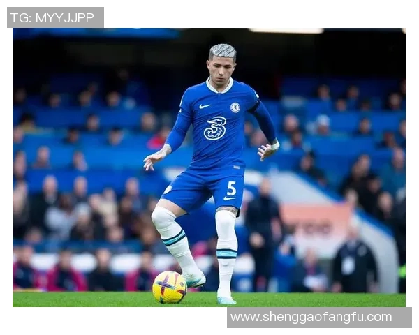 从童年照看球星成长轨迹 揭开足球巨星背后的少年时光