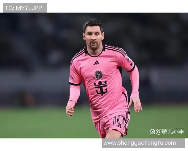 足球圈独一无二的球星如何突破常规成就传奇地位